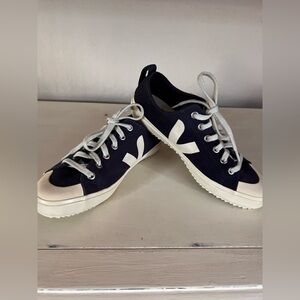 Veja Nova Navy sneakers sz. 8